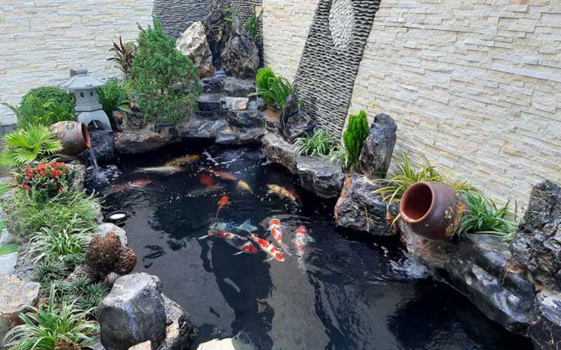 Hòn non bộ mini kết hợp hồ nuôi cá ngoài trời 6