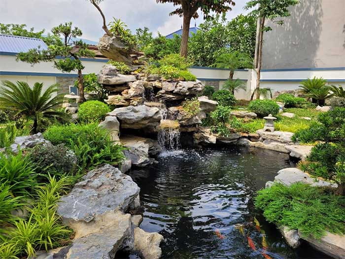 hòn non bộ thác nước hồ cá